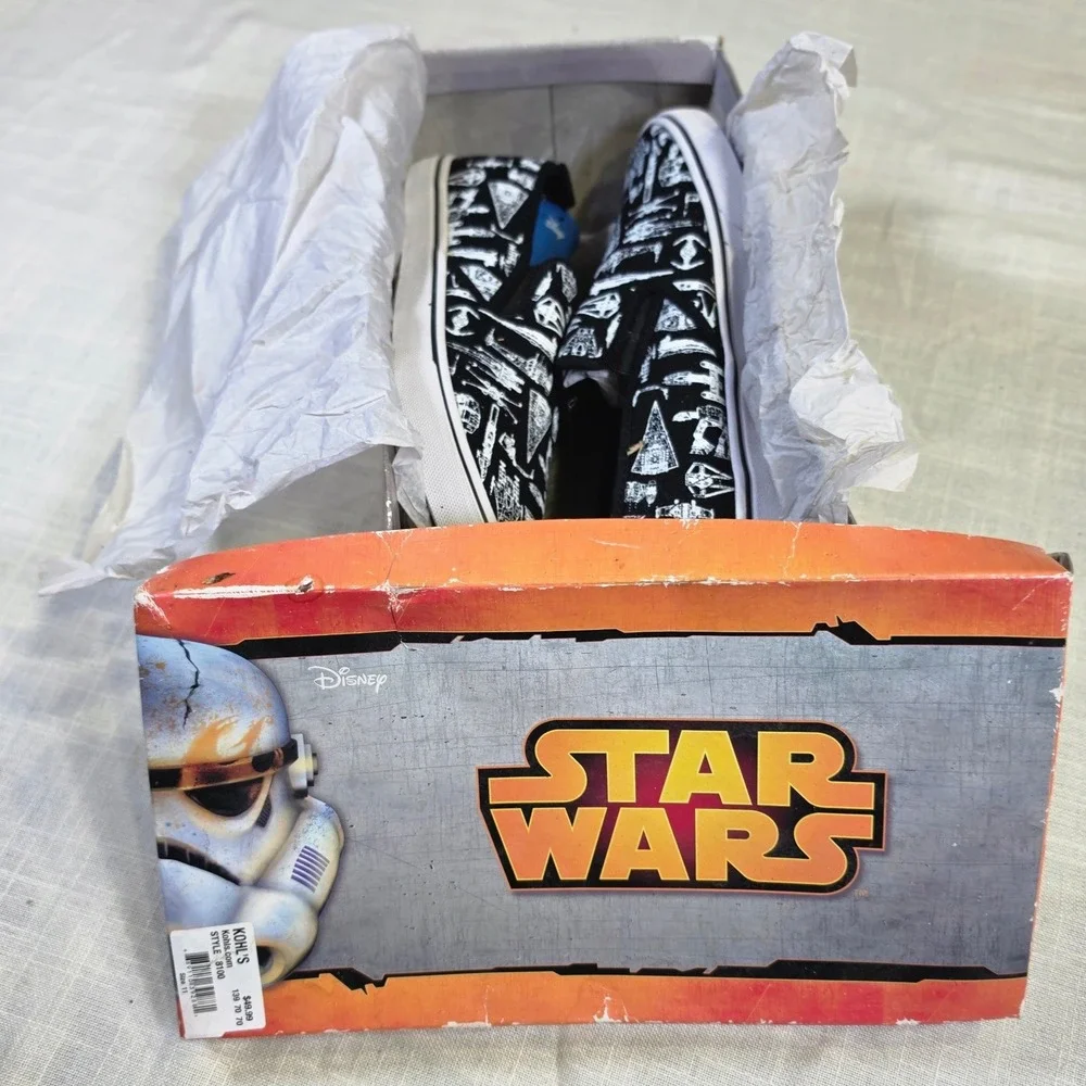 Star Wars Mens Slip On Canvas Sneakers Millennium Falcon X-Wing Black White 11